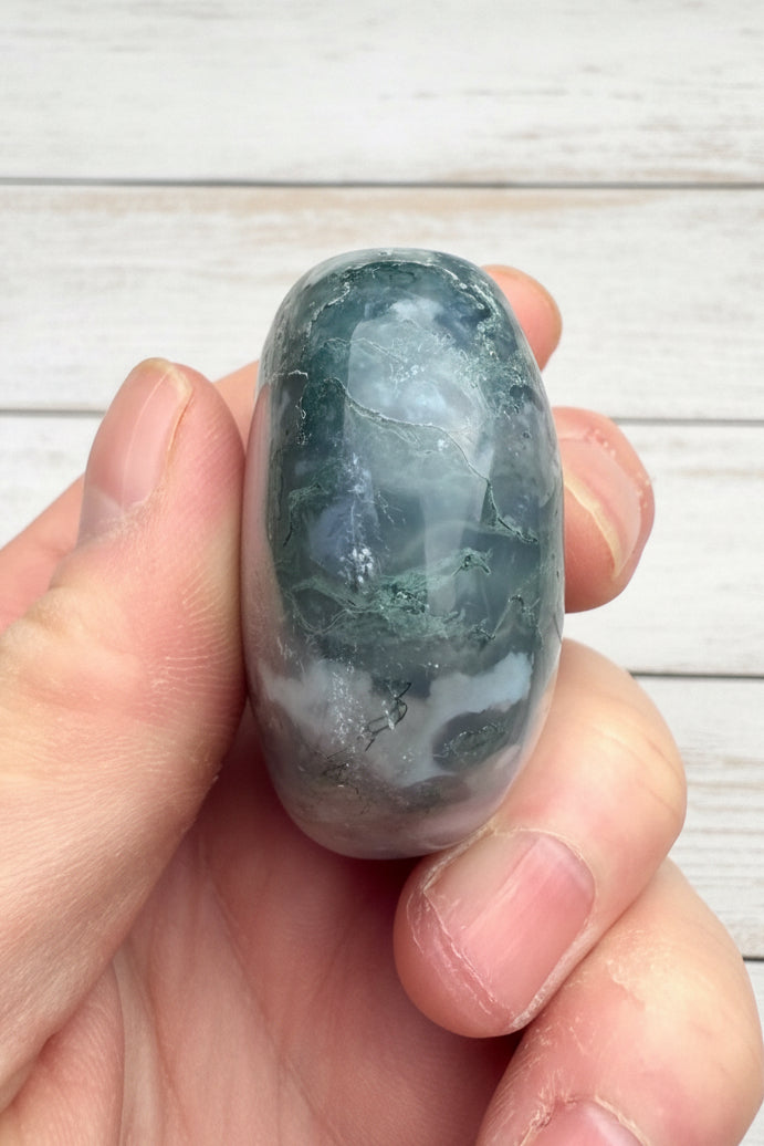 Moss Agate Palmstone 121 grams MAP04