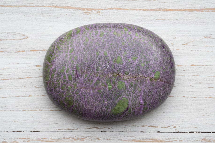 Atlantisite Stichtite Palmstone 103 grams AP06