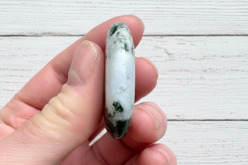 Moss Agate Palmstone 33 grams MAP3