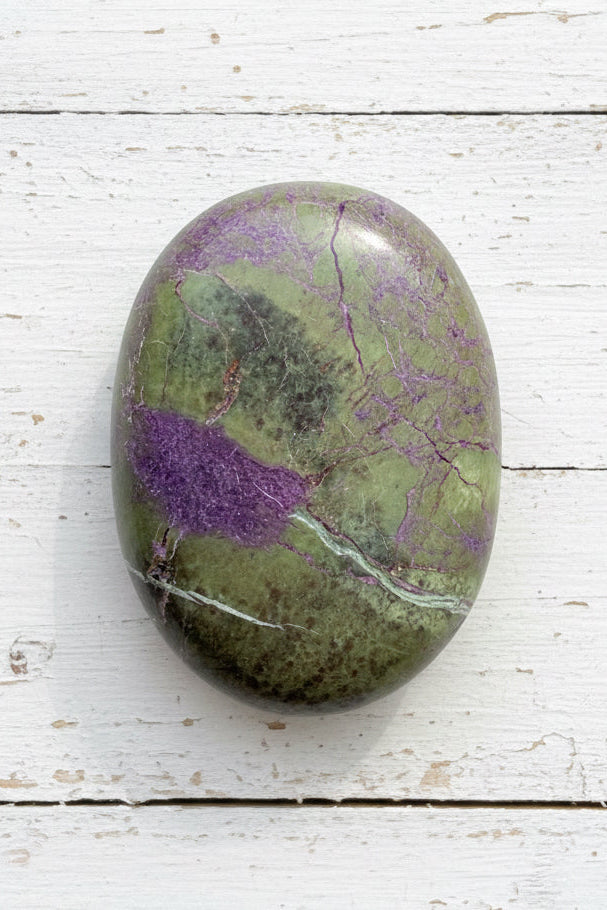 Atlantisite Stichtite Palmstone 87 grams AP08