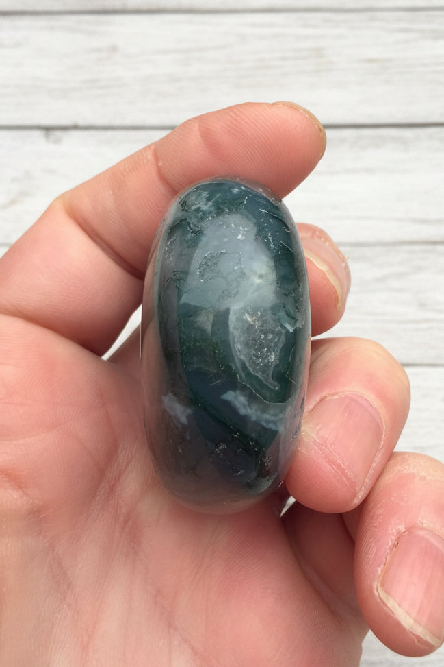 Moss Agate Palmstone 98 grams MAP08