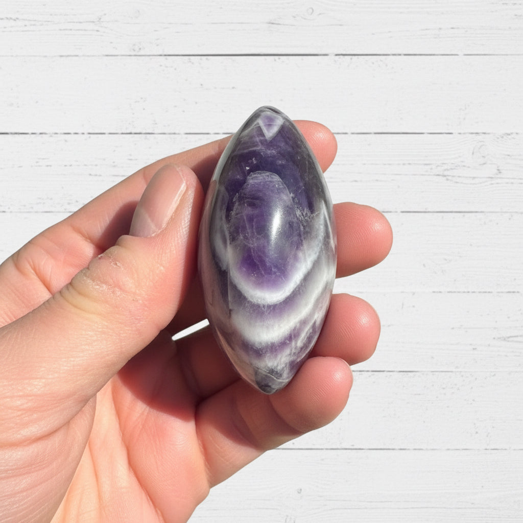 Dream Amethyst Palmstone 102 grams NNAP01