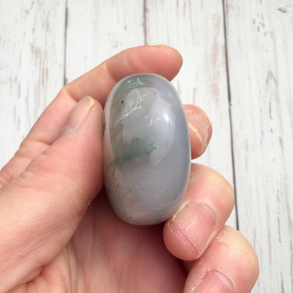 Moss Agate Palmstone 106 grams MAP09