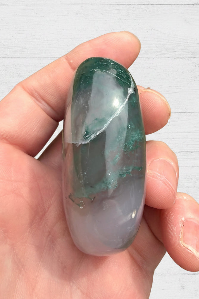 Moss Agate Palmstone 106 grams MAP09
