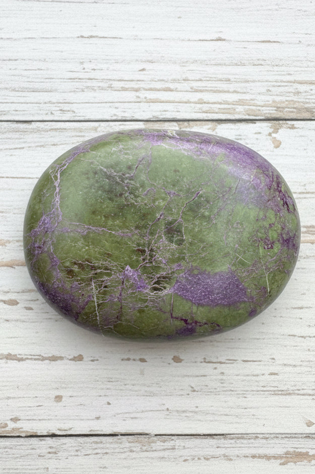 Atlantisite Stichtite Palmstone 98 grams AP03