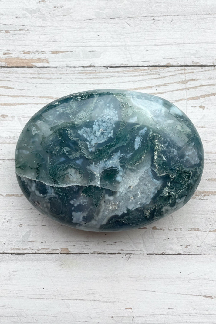 Moss Agate Palmstone 121 grams MAP04
