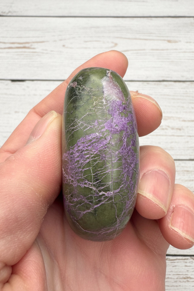 Atlantisite Stichtite Palmstone 98 grams AP07