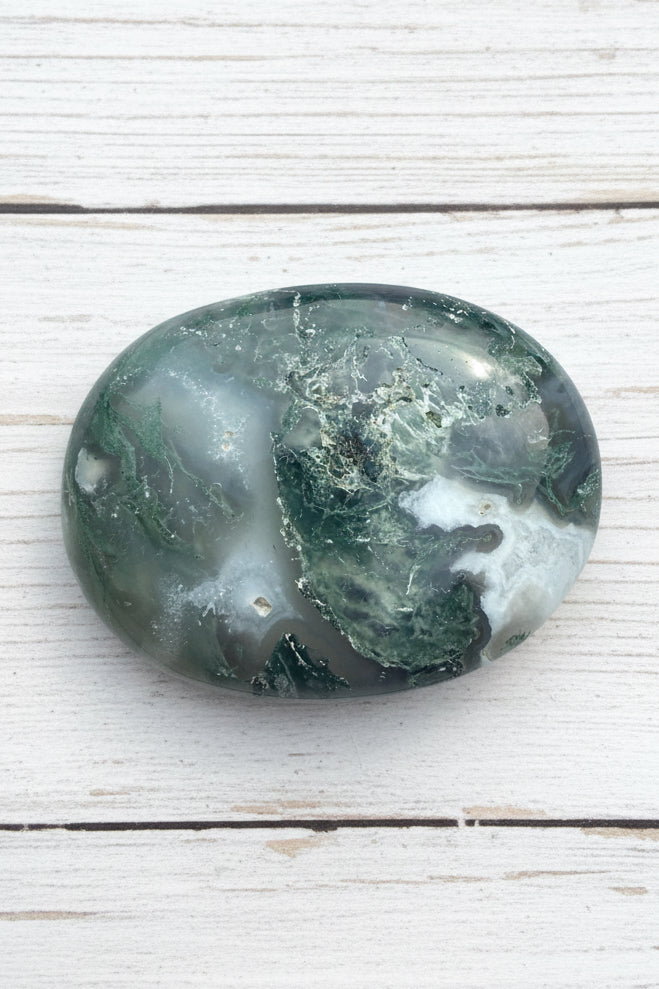 Moss Agate Palmstone 105 grams MAP05