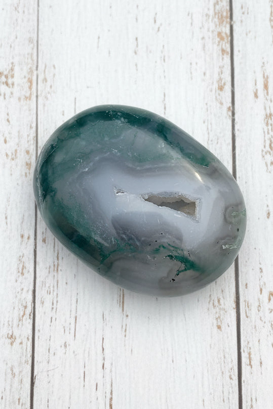 Moss Agate Palmstone 106 grams MAP09
