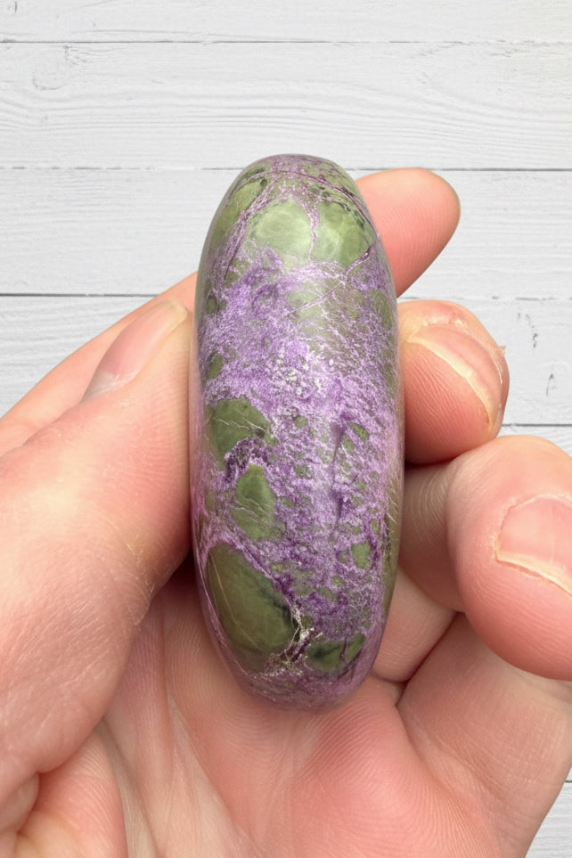 Atlantisite Stichtite Palmstone 84 grams AP04