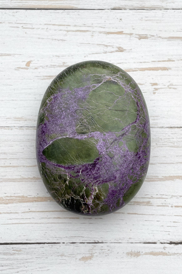 Atlantisite Stichtite Palmstone 98 grams AP07