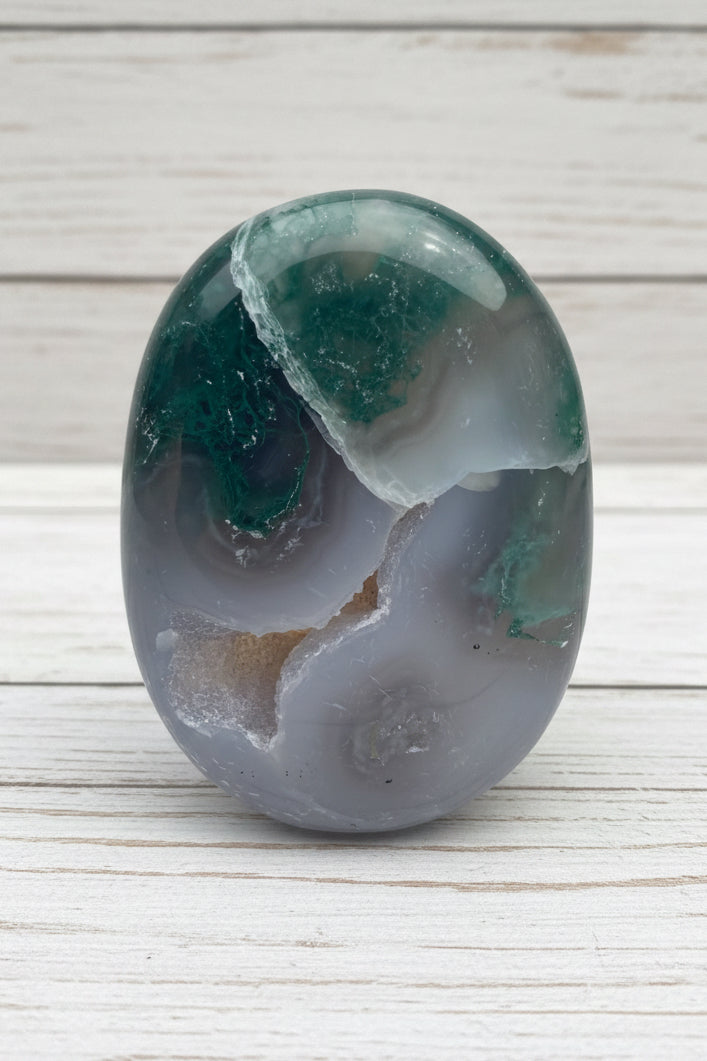 Moss Agate Palmstone 106 grams MAP09