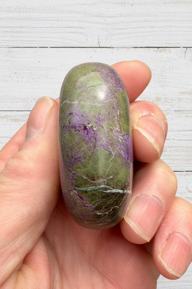 Atlantisite Stichtite Palmstone 87 grams AP08