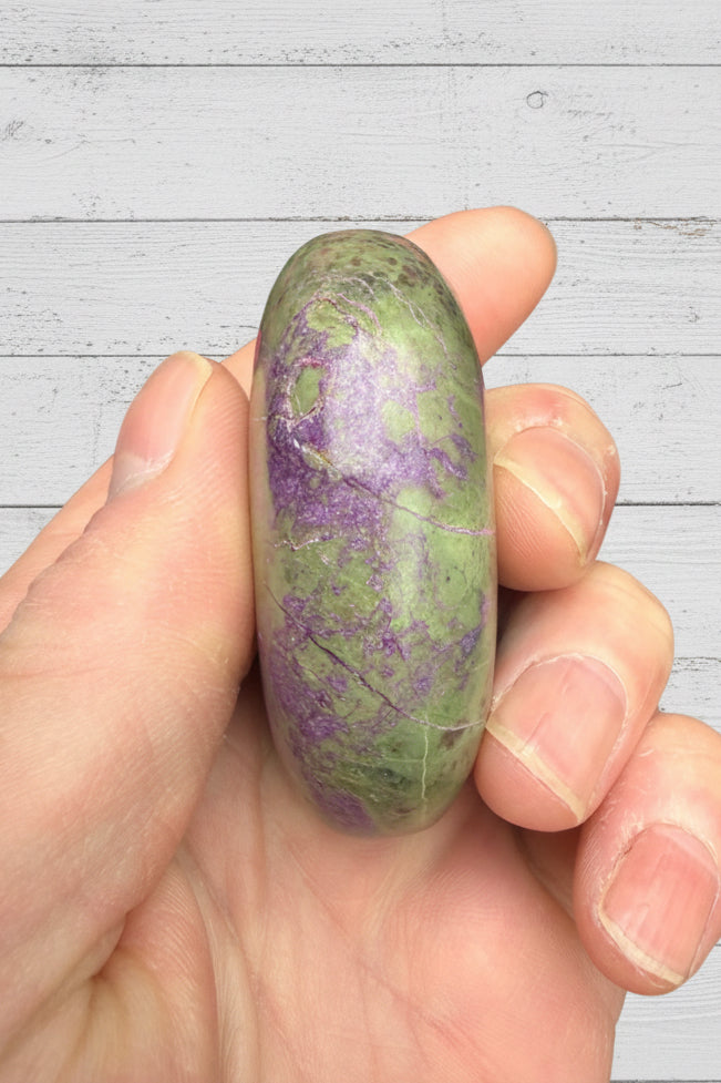 Atlantisite Stichtite Palmstone 89 grams AP09
