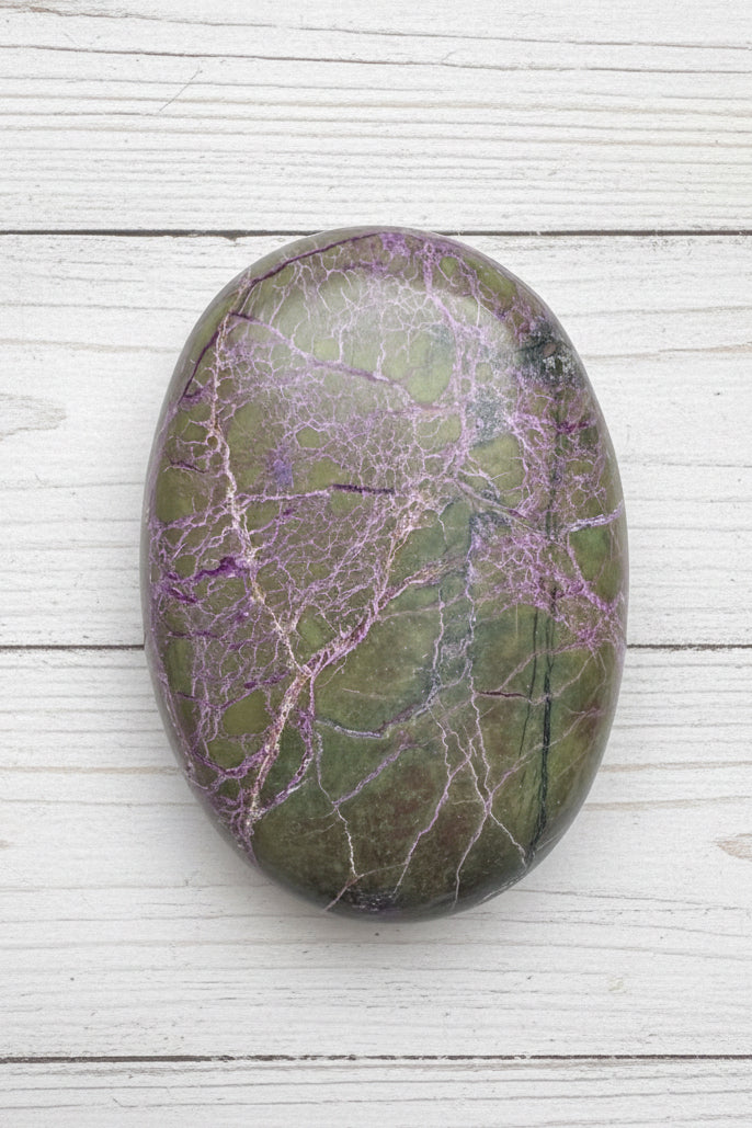 Atlantisite Stichtite Palmstone 78 grams AP12