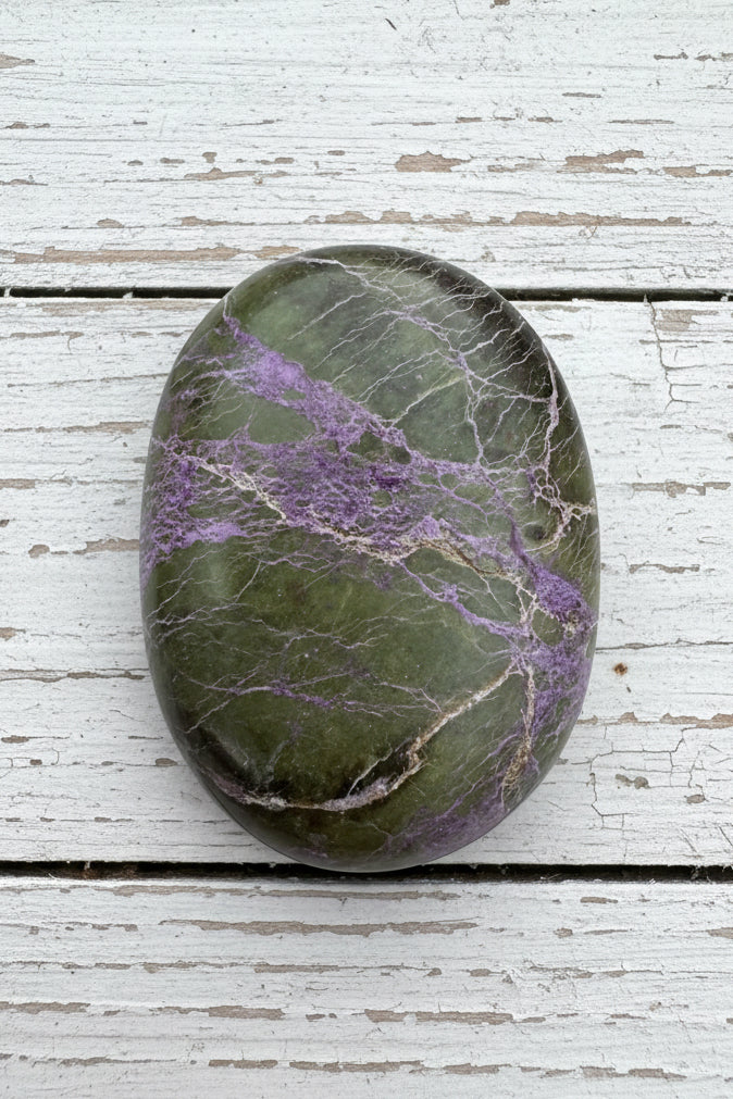 Atlantisite Stichtite Palmstone 98 grams AP07