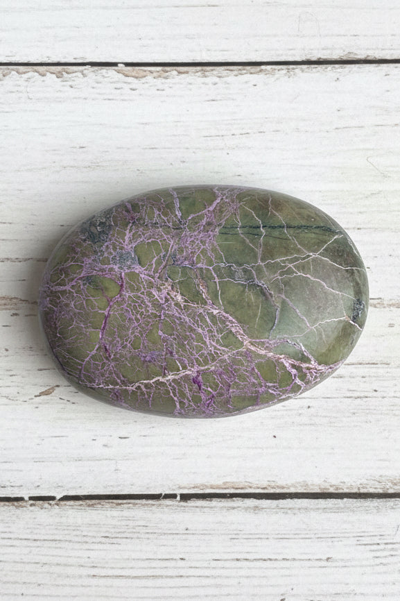 Atlantisite Stichtite Palmstone 78 grams AP12