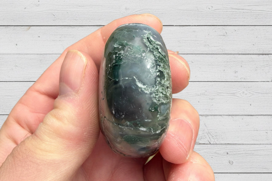 Moss Agate Palmstone 108 grams MAP03