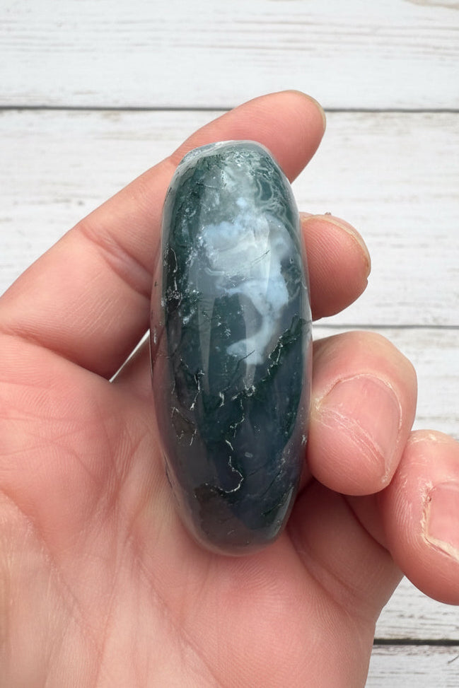 Moss Agate Palmstone 98 grams MAP08