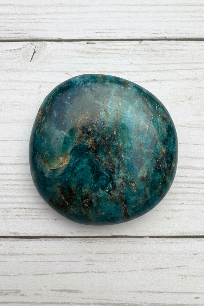 Blue Apatite Palmstone 83 grams NBAP09