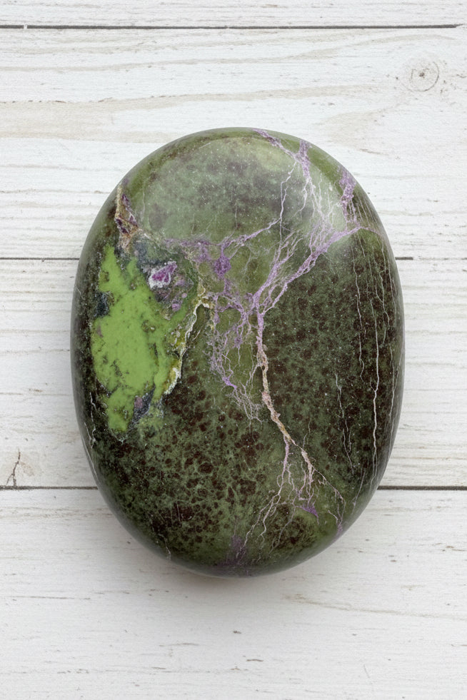 Atlantisite Stichtite Palmstone 98 grams AP03