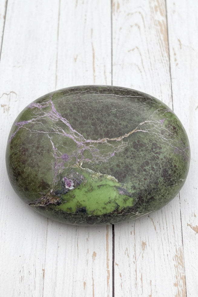 Atlantisite Stichtite Palmstone 98 grams AP03