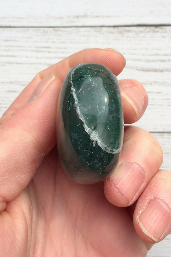 Moss Agate Palmstone 106 grams MAP09
