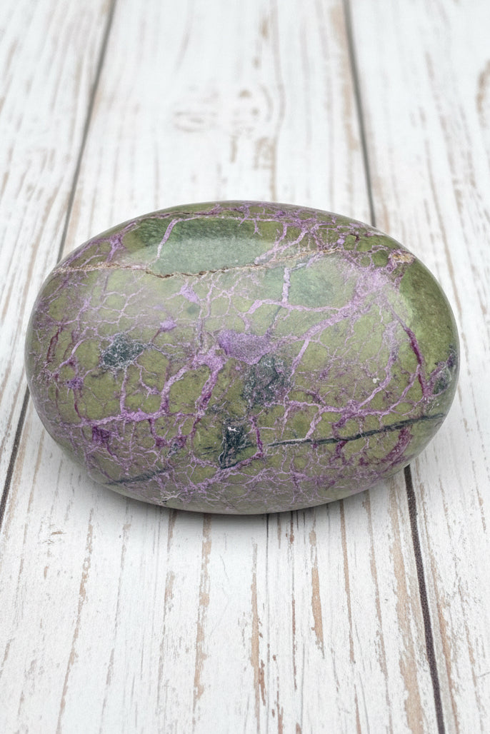 Atlantisite Stichtite Palmstone 78 grams AP12