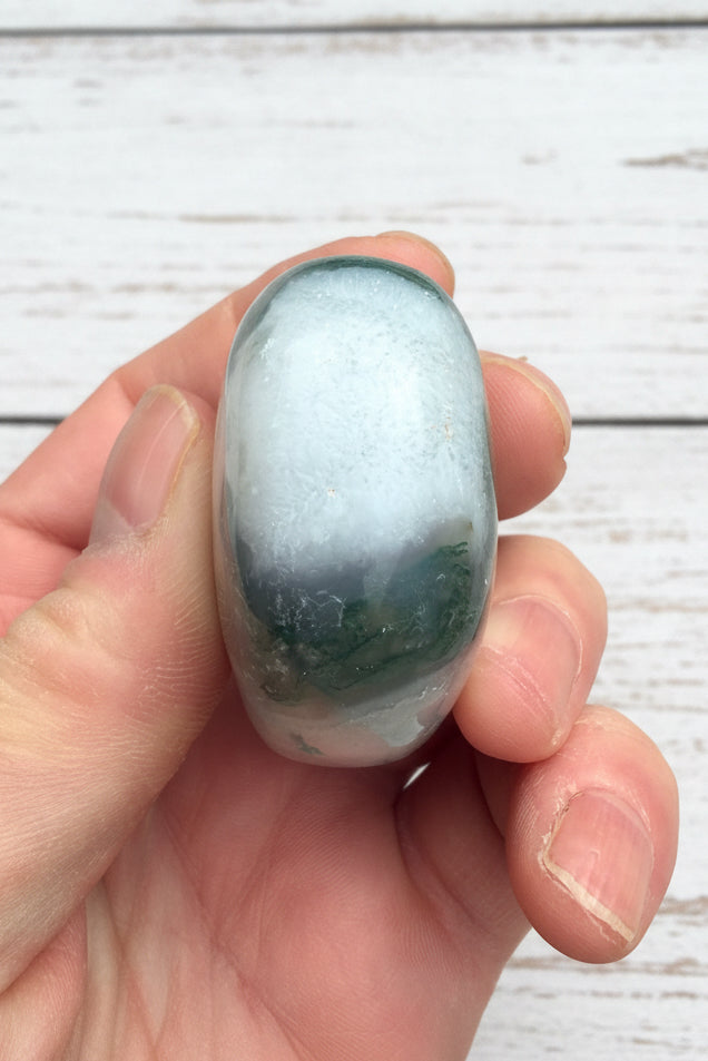 Moss Agate Palmstone 108 grams MAP03