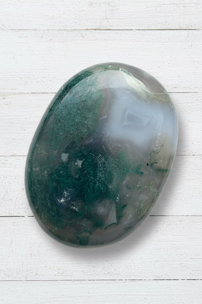 Moss Agate Palmstone 124 grams MAP02