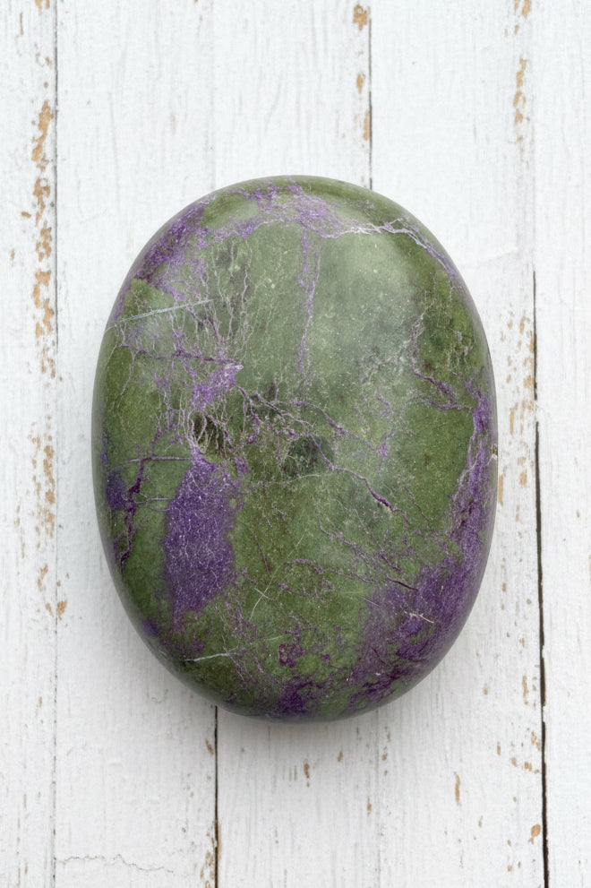 Atlantisite Stichtite Palmstone 98 grams AP03