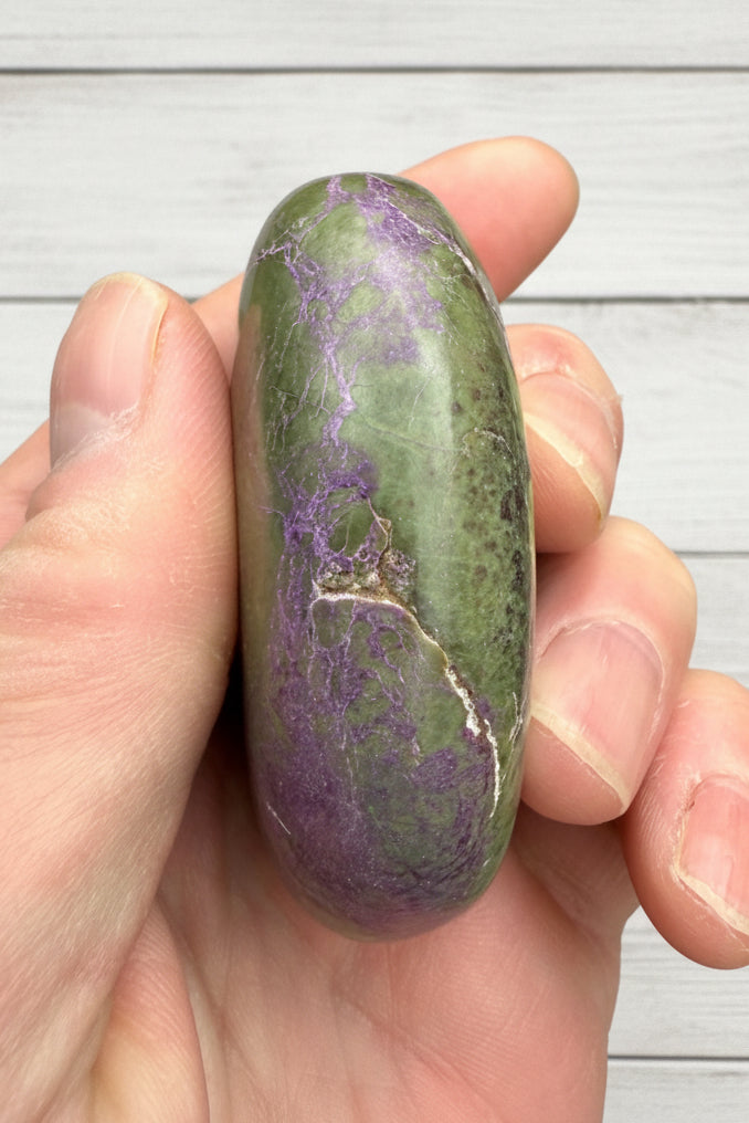 Atlantisite Stichtite Palmstone 98 grams AP03