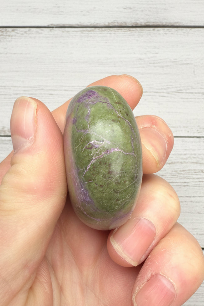 Atlantisite Stichtite Palmstone 89 grams AP09
