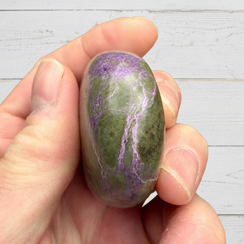 Atlantisite Stichtite Palmstone 98 grams AP03