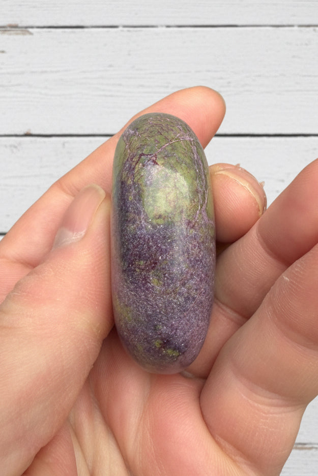 Atlantisite Stichtite Palmstone 62 grams AP11