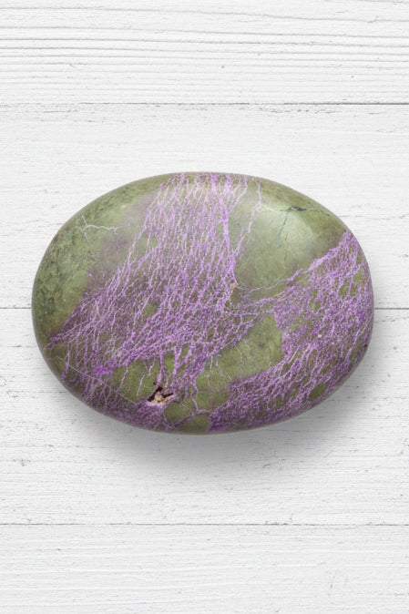 Atlantisite Stichtite Palmstone 98 grams AP02