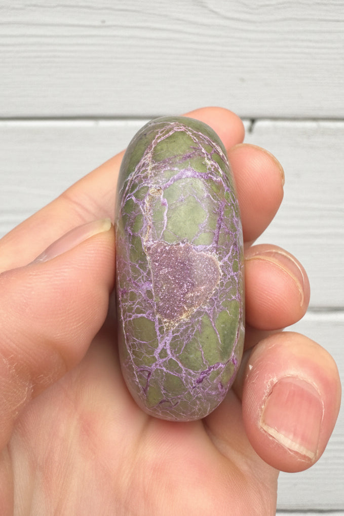 Atlantisite Stichtite Palmstone 78 grams AP12