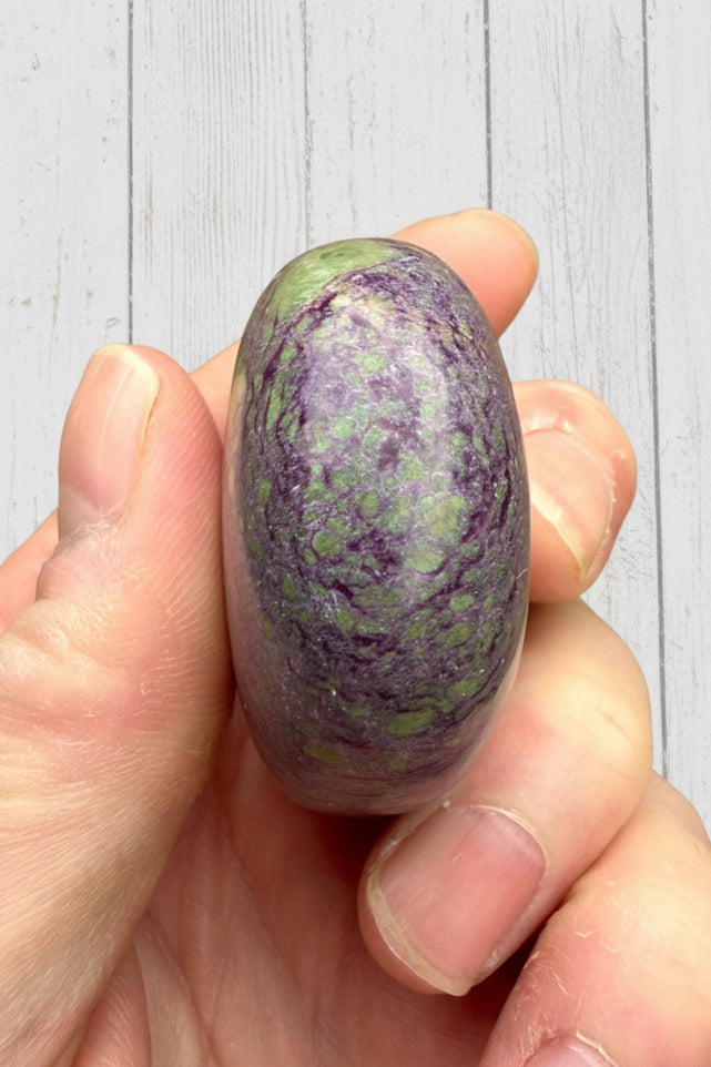 Atlantisite Stichtite Palmstone 103 grams AP06