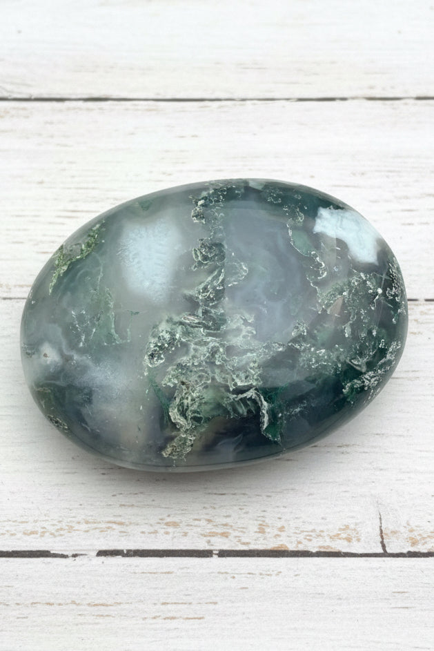 Moss Agate Palmstone 105 grams MAP05