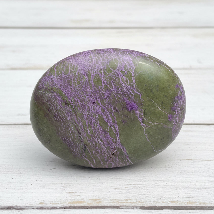 Atlantisite Stichtite Palmstone 98 grams AP02