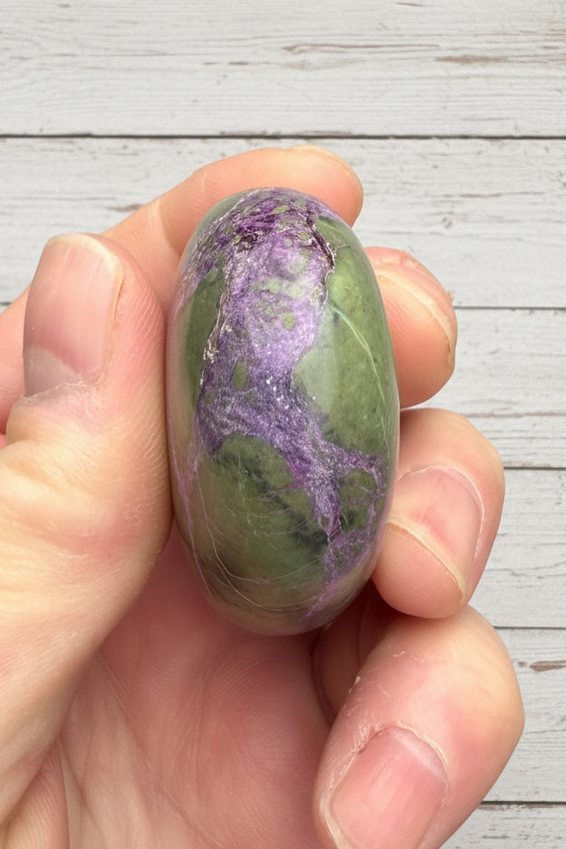 Atlantisite Stichtite Palmstone 84 grams AP04