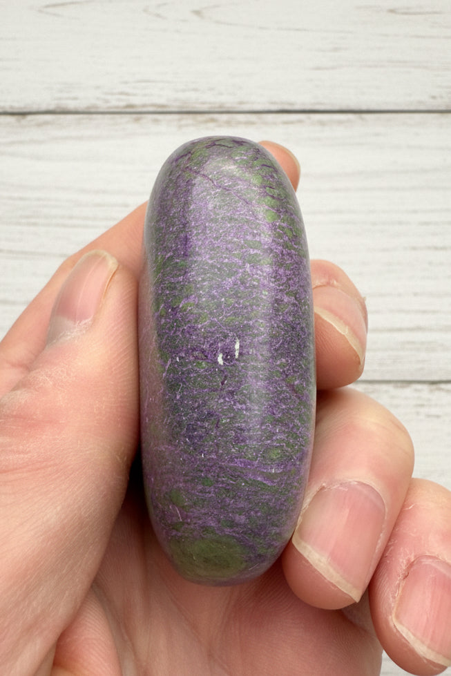 Atlantisite Stichtite Palmstone 103 grams AP06
