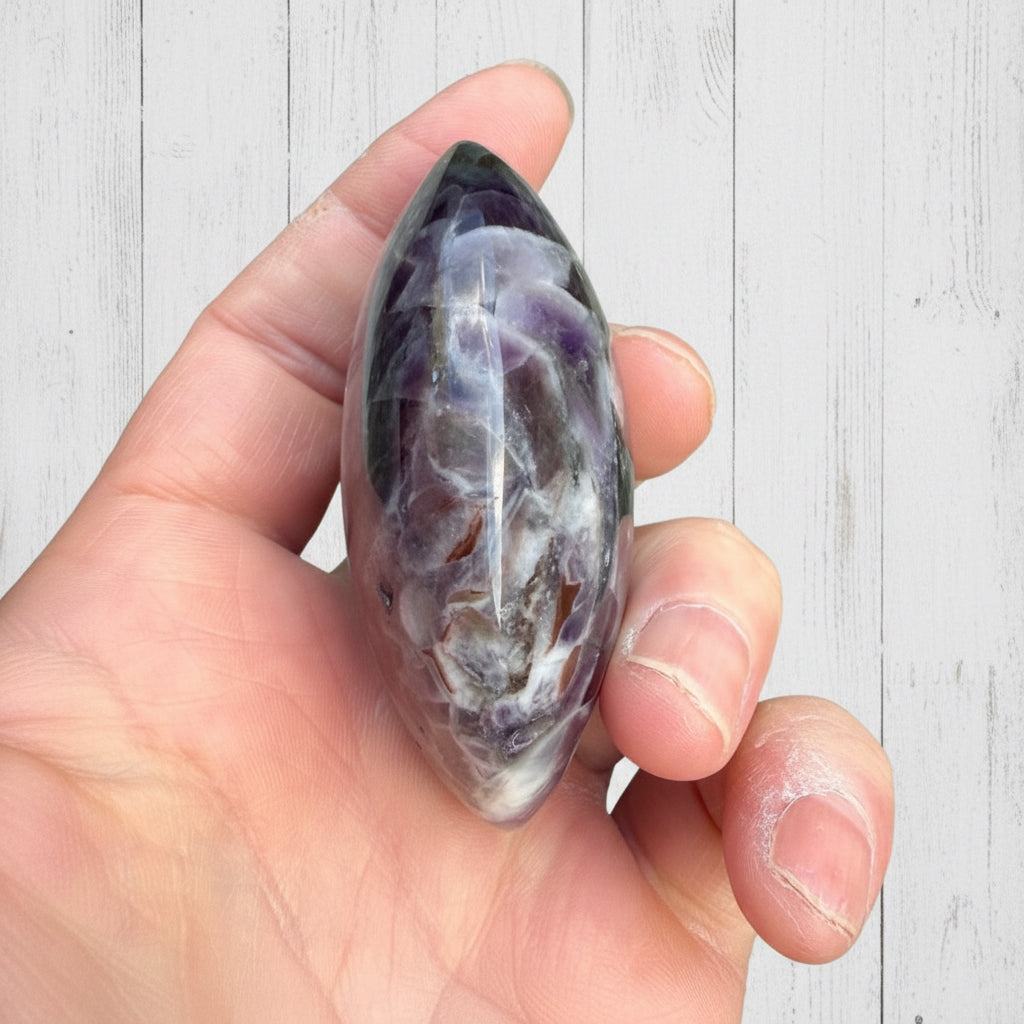 Dream Amethyst Palmstone 110 grams DAP04