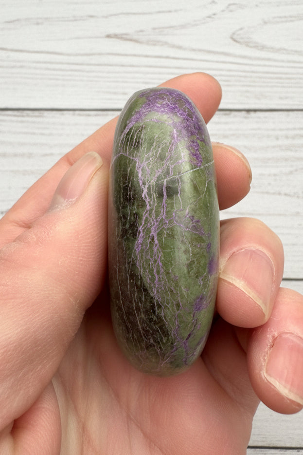 Atlantisite Stichtite Palmstone 98 grams AP03