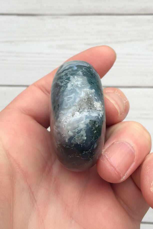 Moss Agate Palmstone 98 grams MAP08
