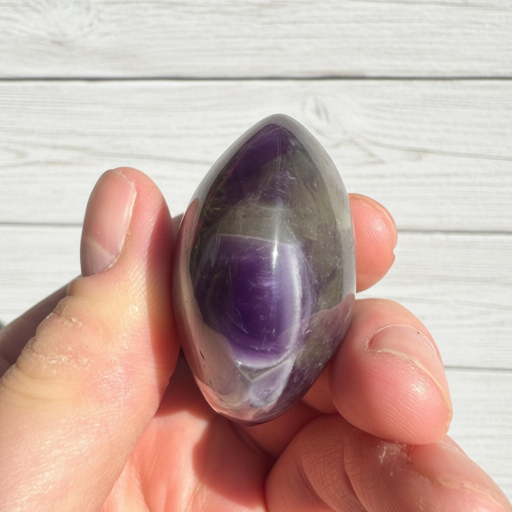 Dream Amethyst Palmstone 102 grams NNAP01