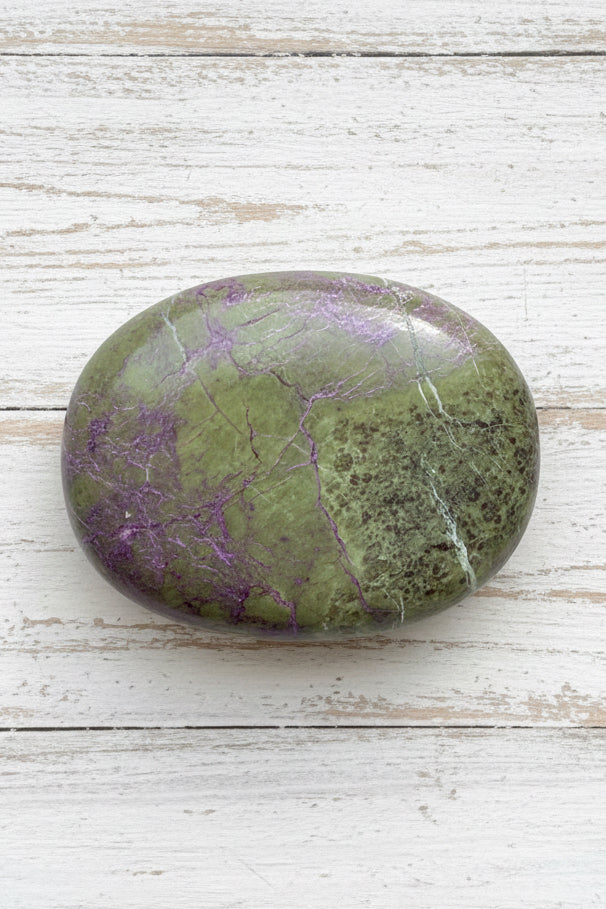Atlantisite Stichtite Palmstone 87 grams AP08