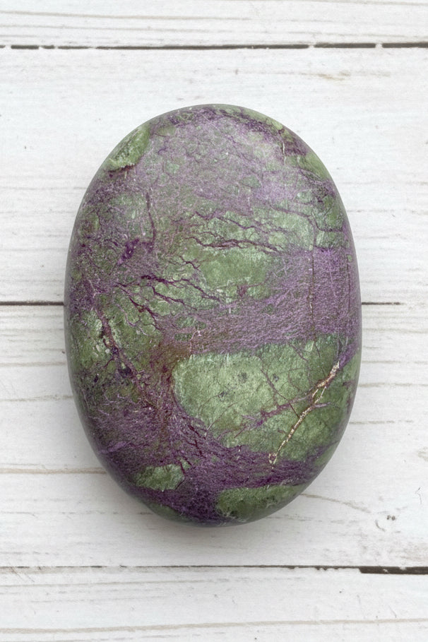 Atlantisite Stichtite Palmstone 108 grams AP01