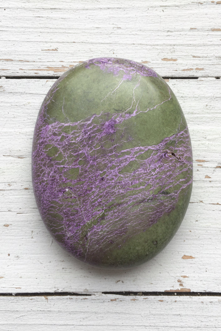 Atlantisite Stichtite Palmstone 98 grams AP02