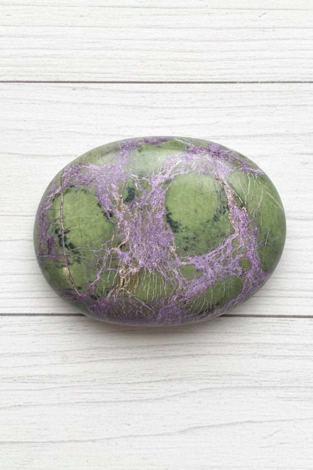Atlantisite Stichtite Palmstone 84 grams AP04